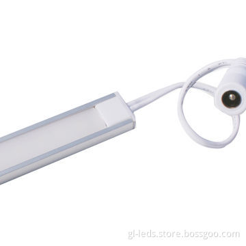 High lumens, high efficiency LED light bar